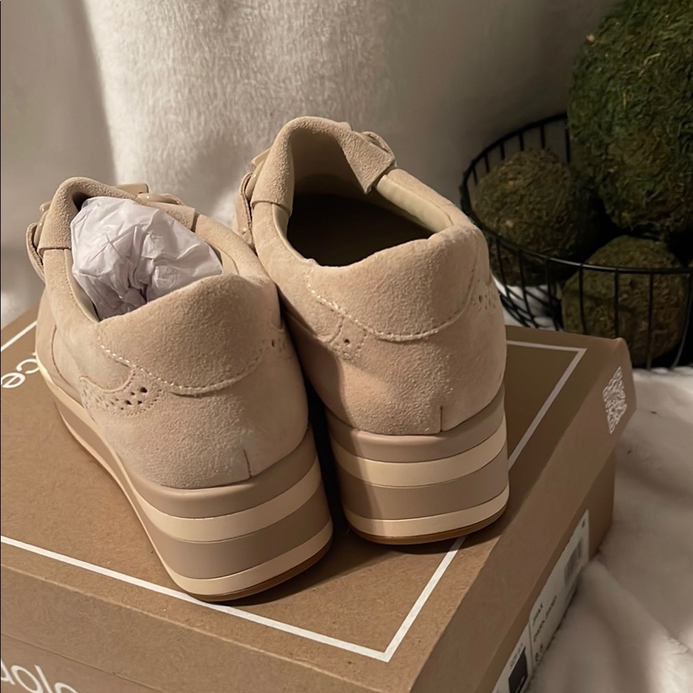 Dolce Vita Beige Platform Loafers - Picture 4 of 6